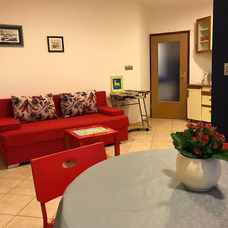 Apartment Pula Center - Near The Central Bus Station Buitenkant foto